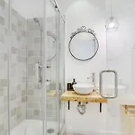 Alcantara Charm Apartman *