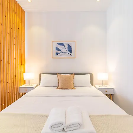 Daire Alcantara Charm *